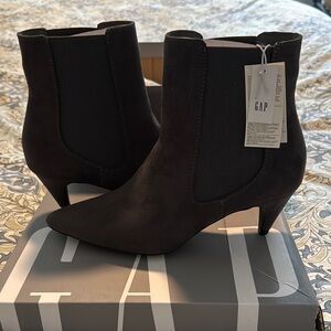 GAP Women's Black Ankle Boots - size 7
